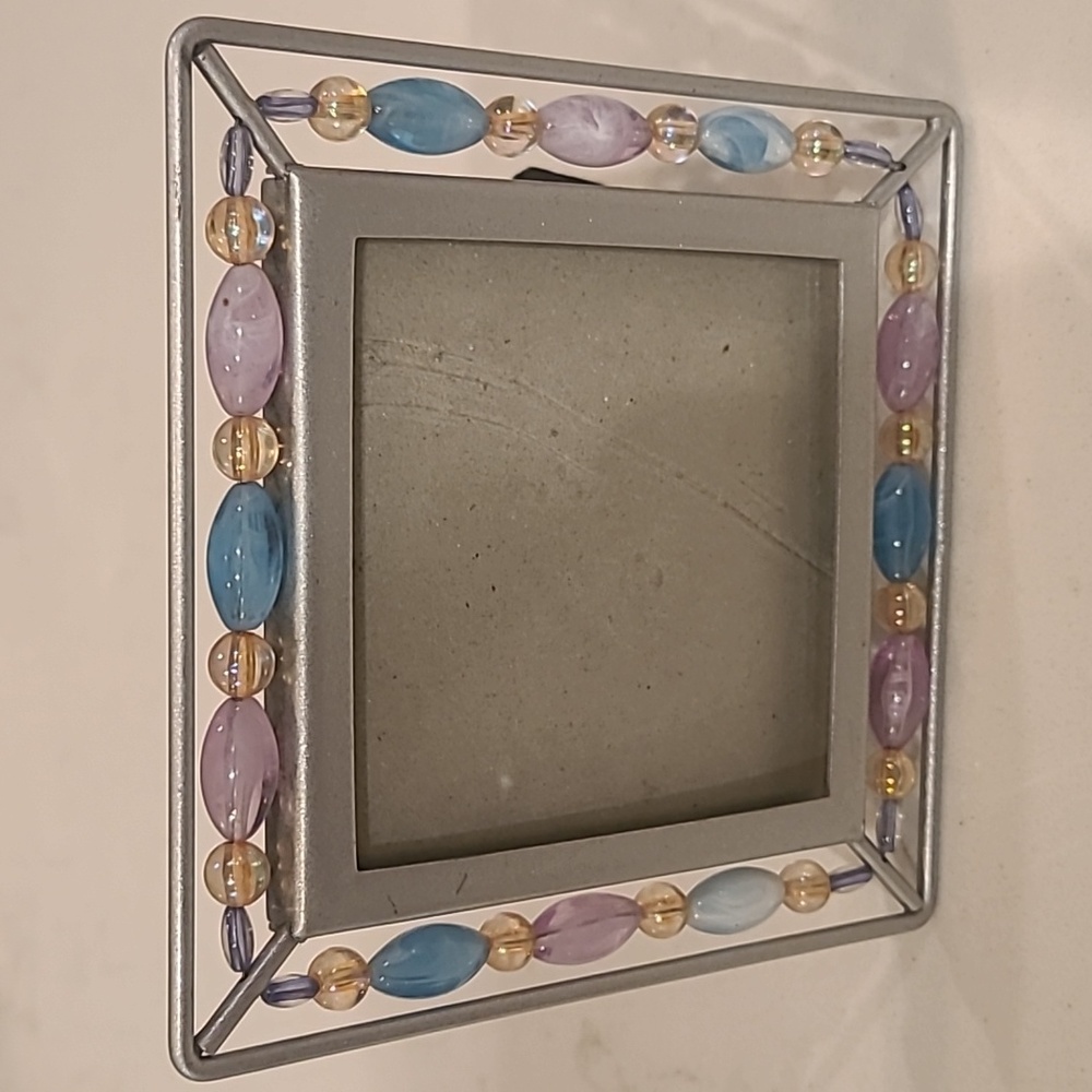 Beaded picture frame